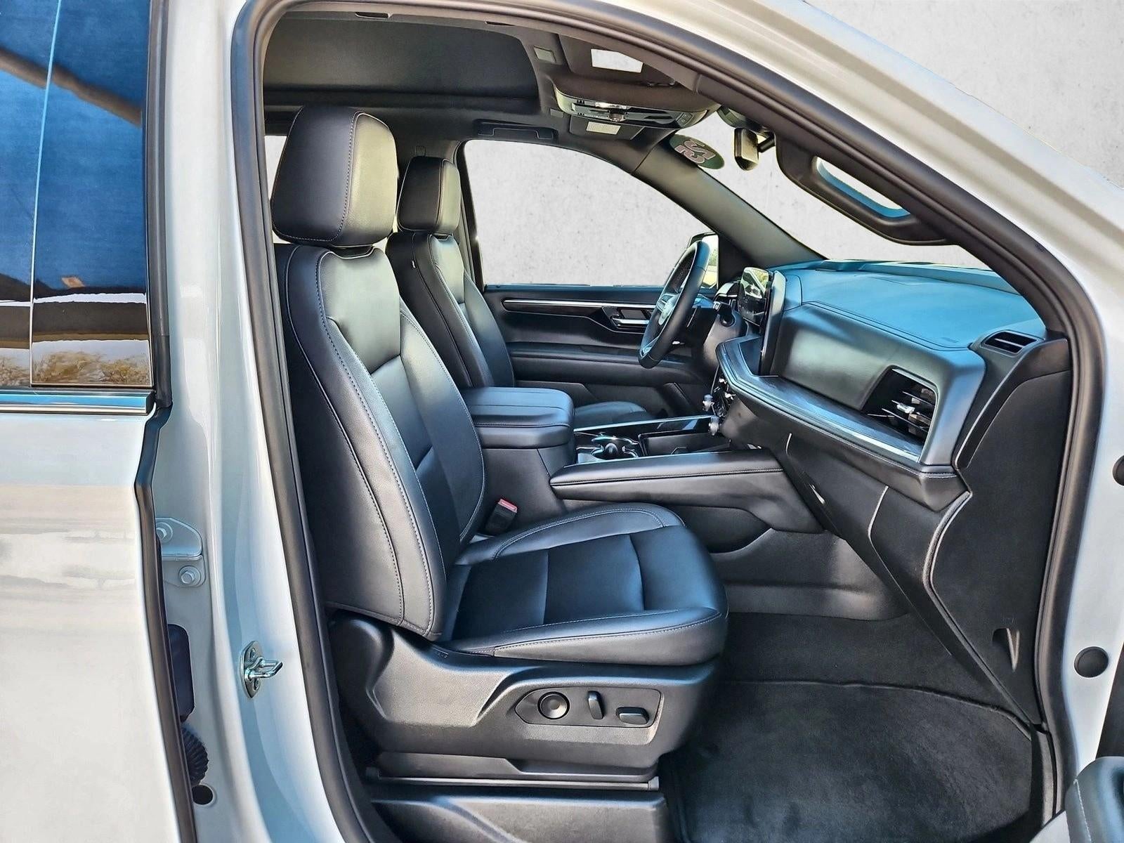 2025 Chevrolet Suburban LT