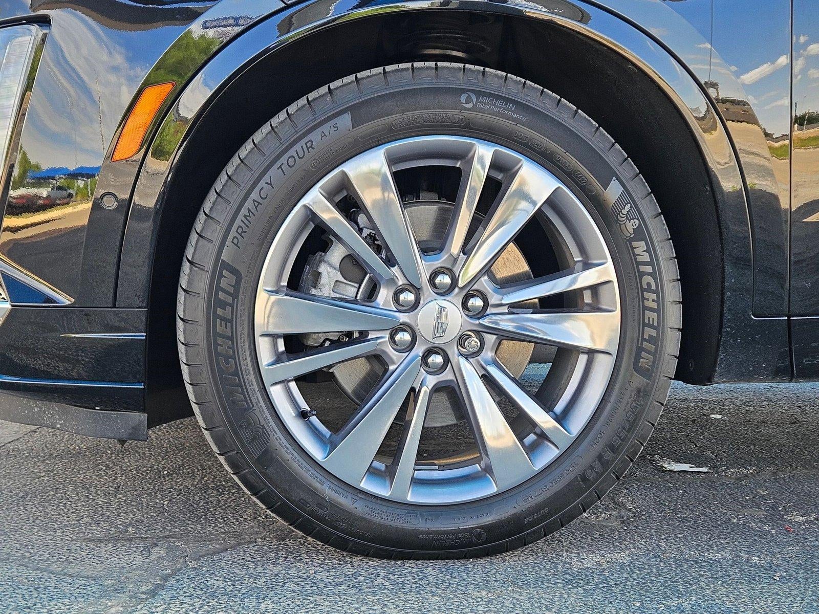 2023 Cadillac XT6 Premium Luxury