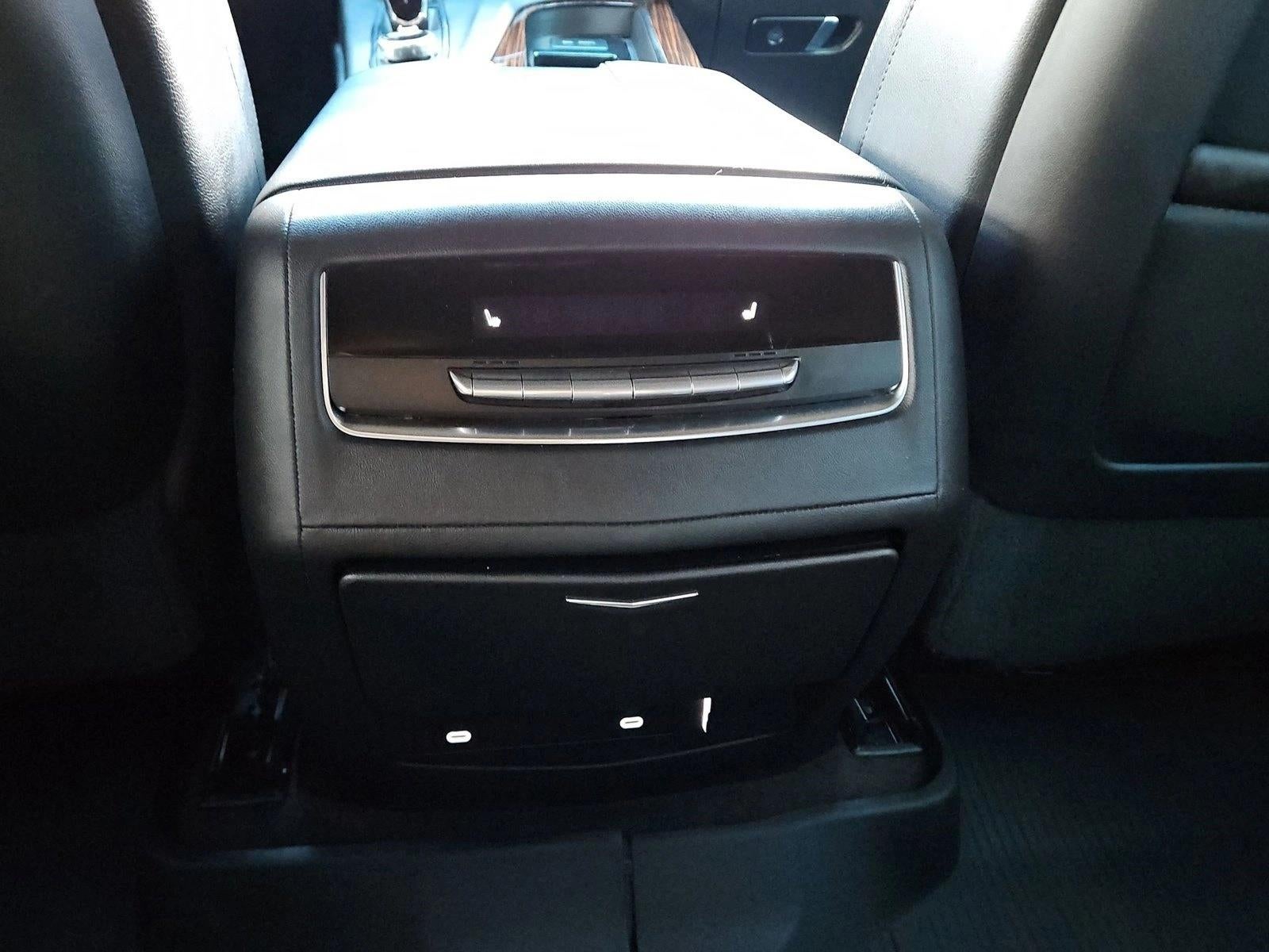 2022 Cadillac Escalade Luxury