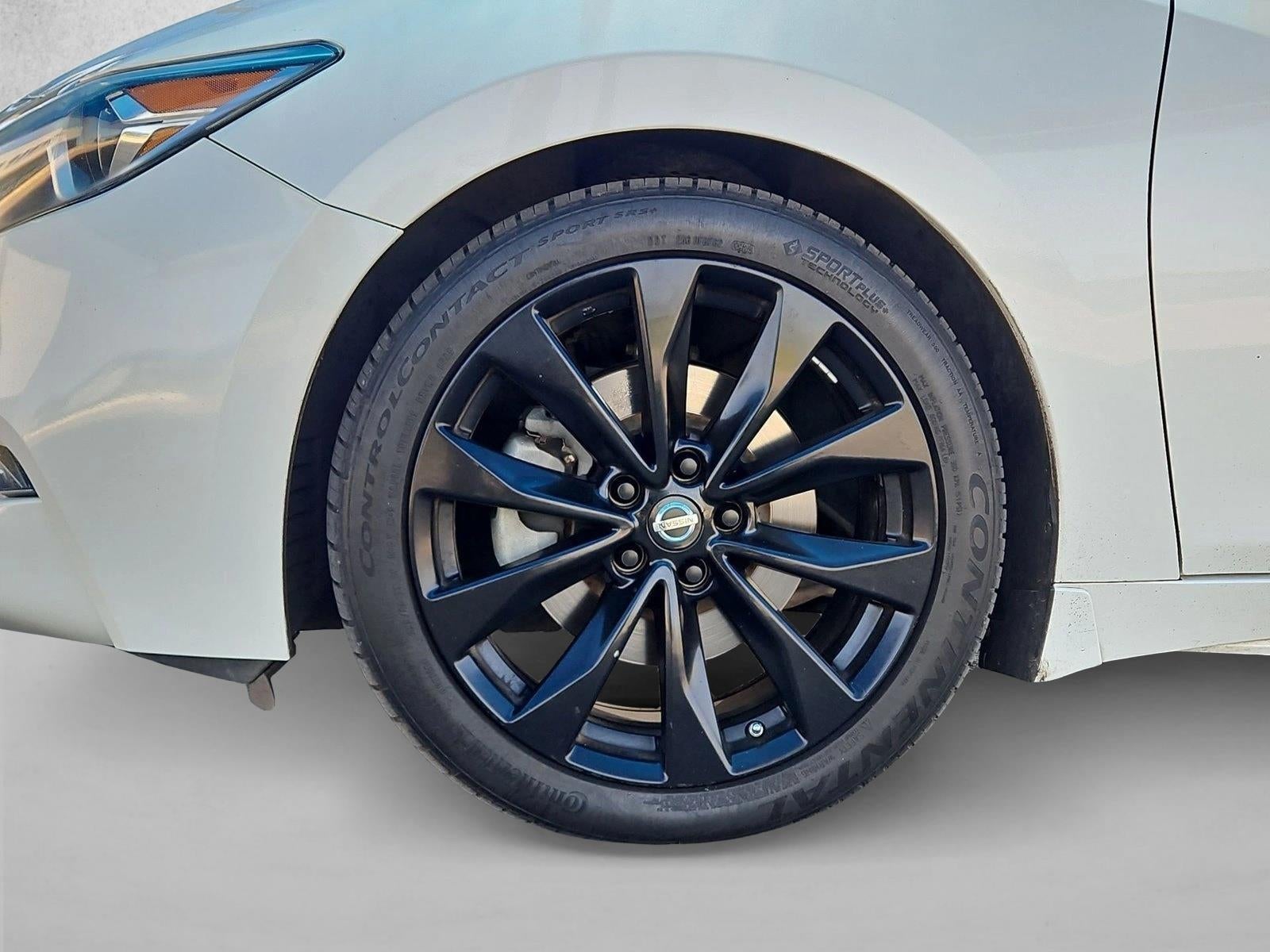 2017 Nissan Maxima SR