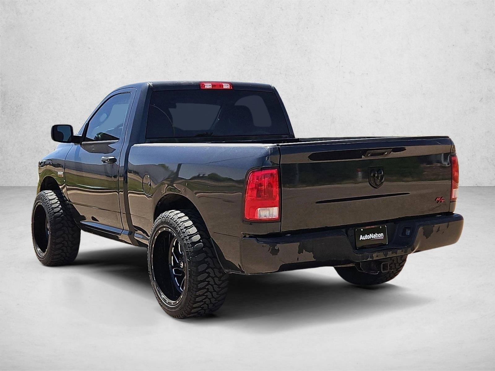 2018 RAM 1500 Express Regular Cab 4x2 6'4" Box