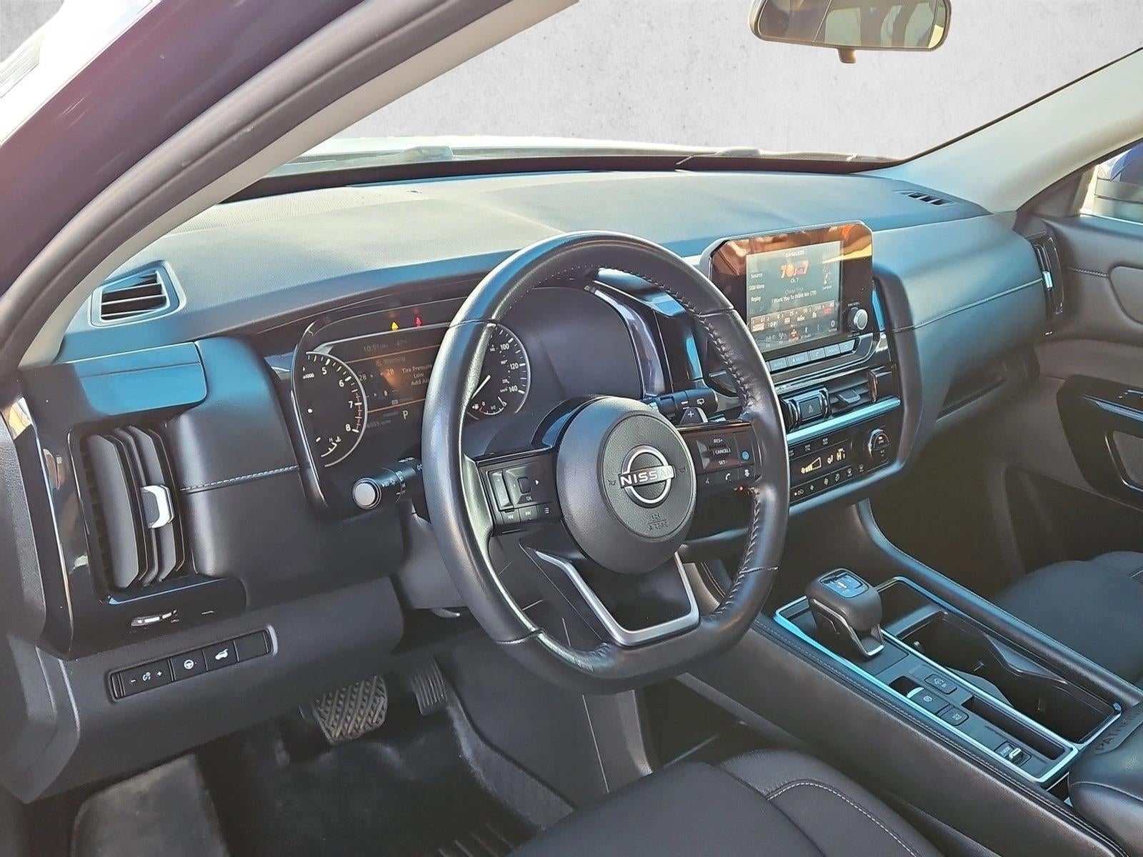 2022 Nissan Pathfinder SV