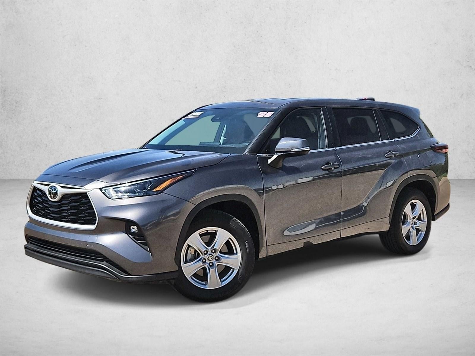 2025 Toyota Highlander LE