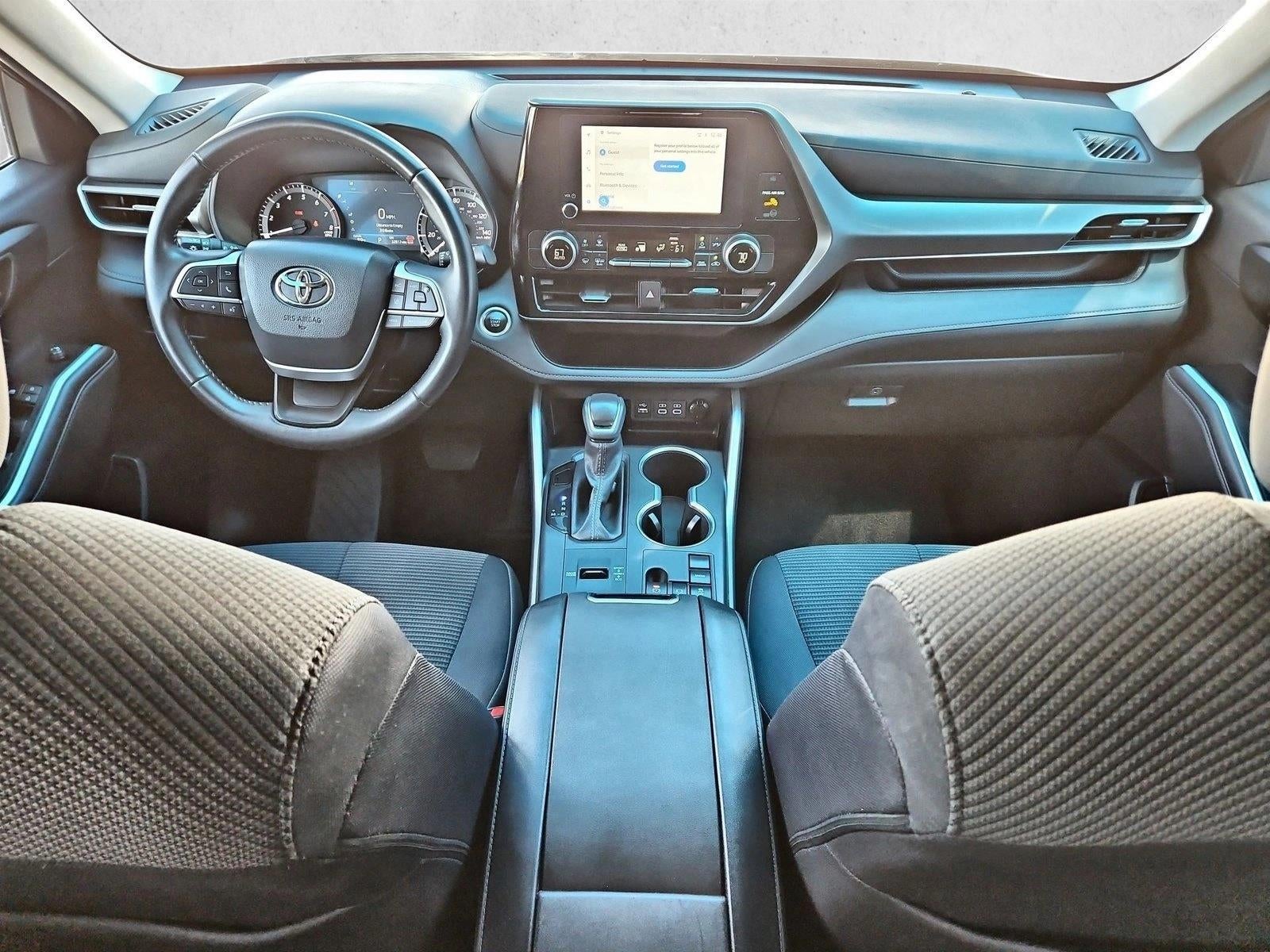 2025 Toyota Highlander LE