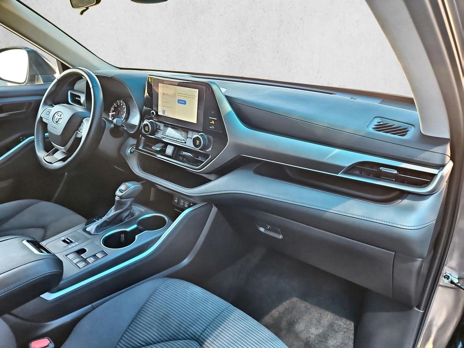 2025 Toyota Highlander LE