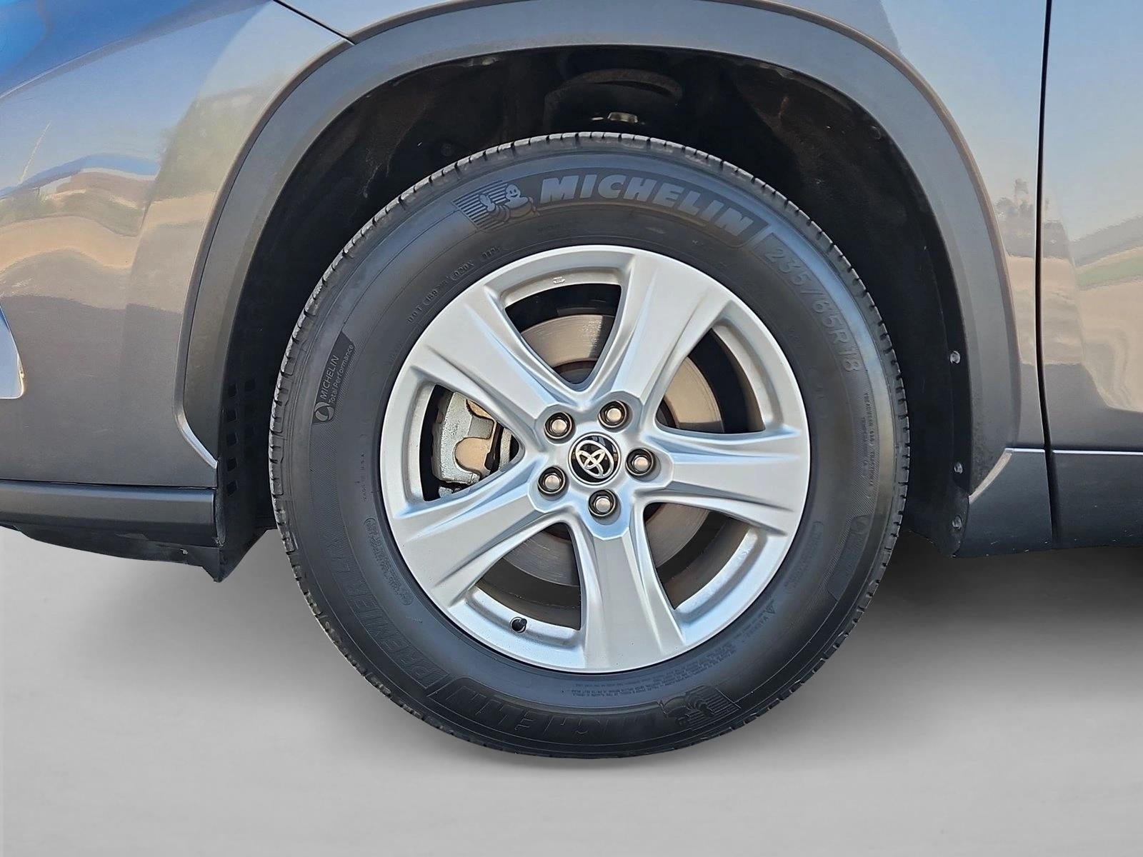 2025 Toyota Highlander LE