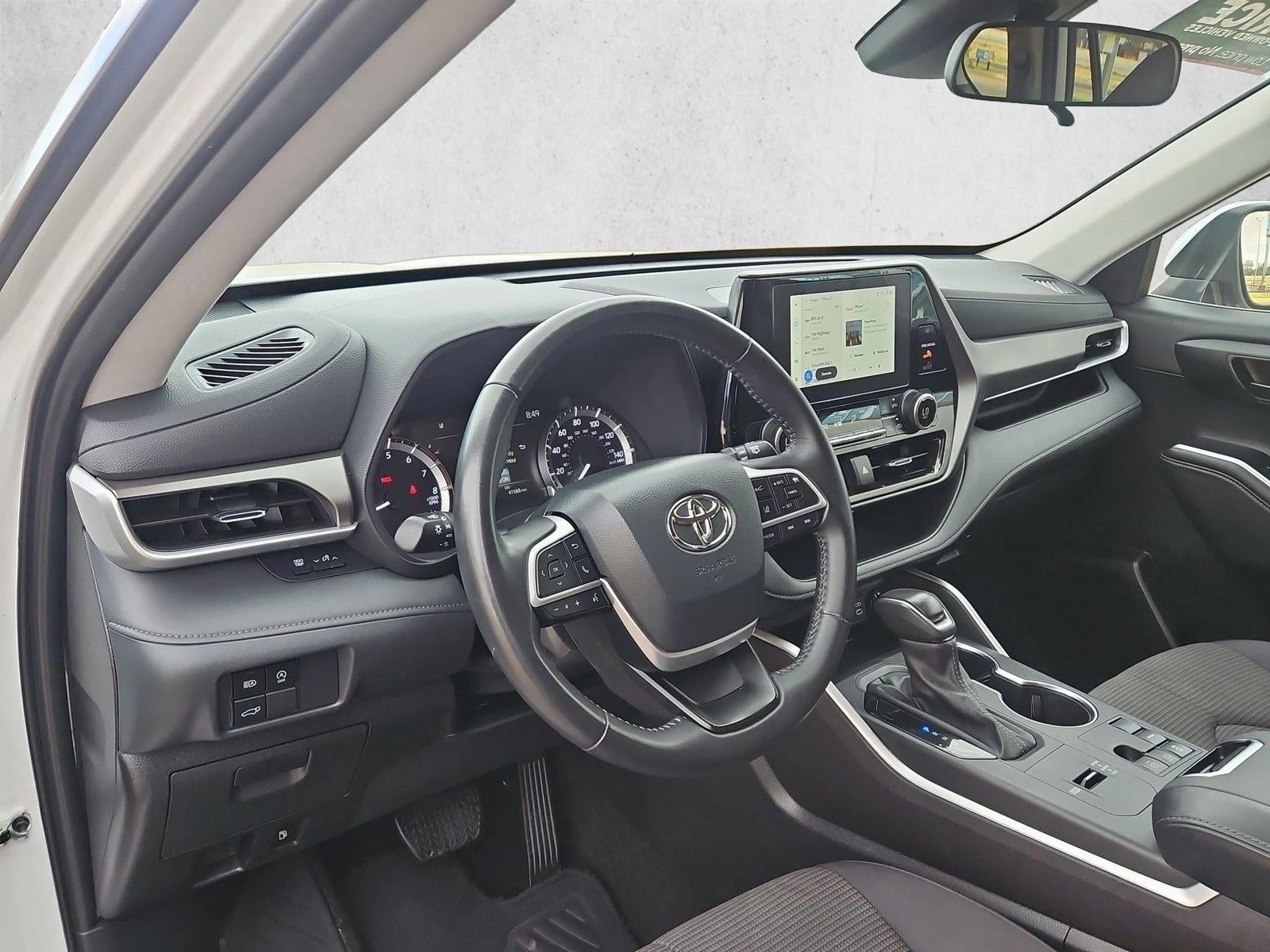 2025 Toyota Highlander LE