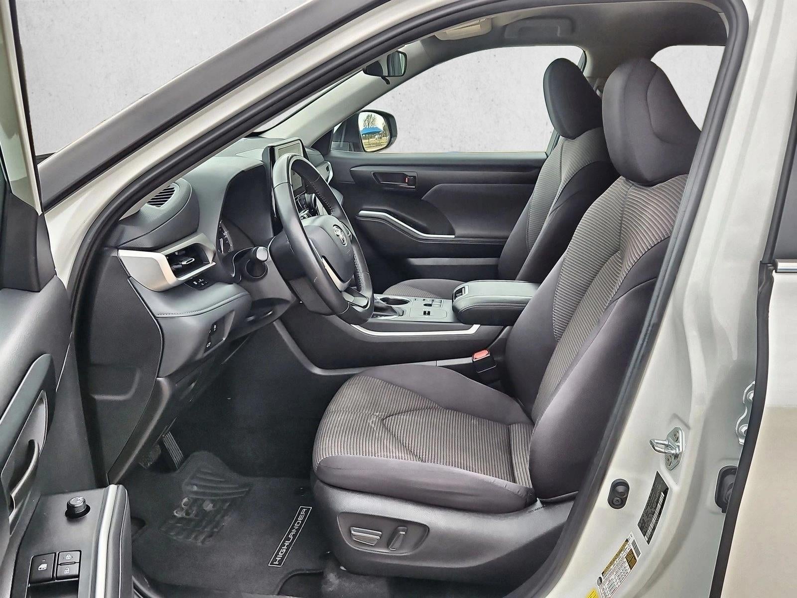 2025 Toyota Highlander LE