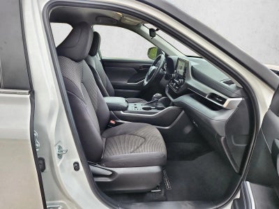 2025 Toyota Highlander LE