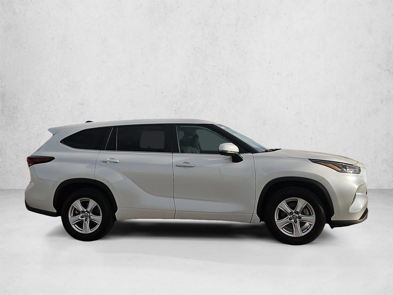 2025 Toyota Highlander LE