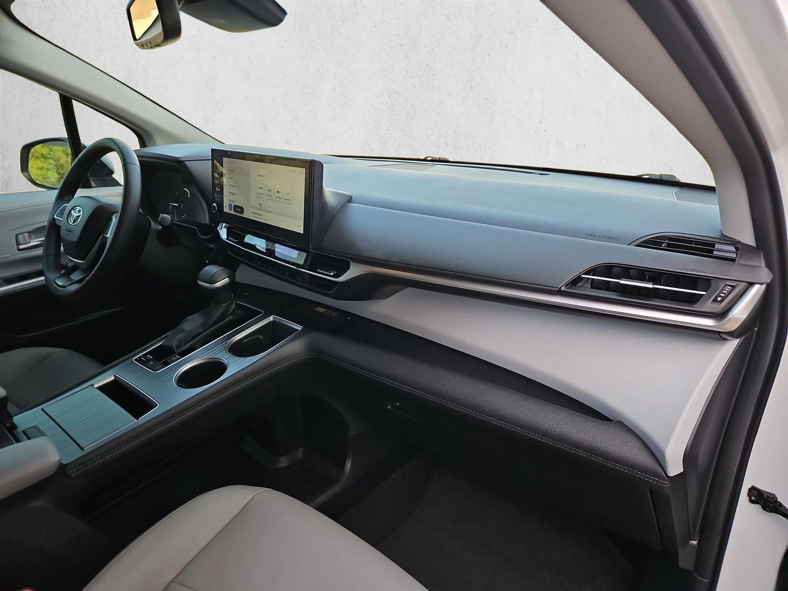 2025 Toyota Sienna XLE