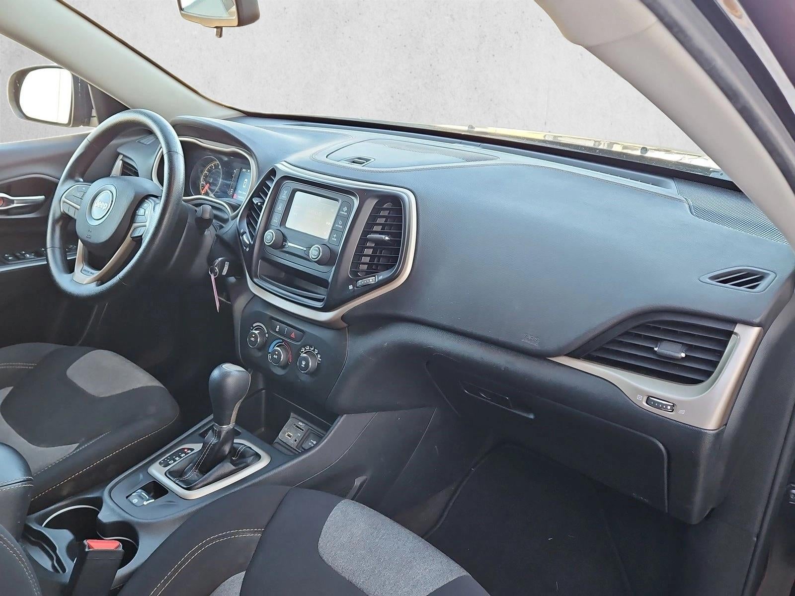 2016 Jeep Cherokee Sport