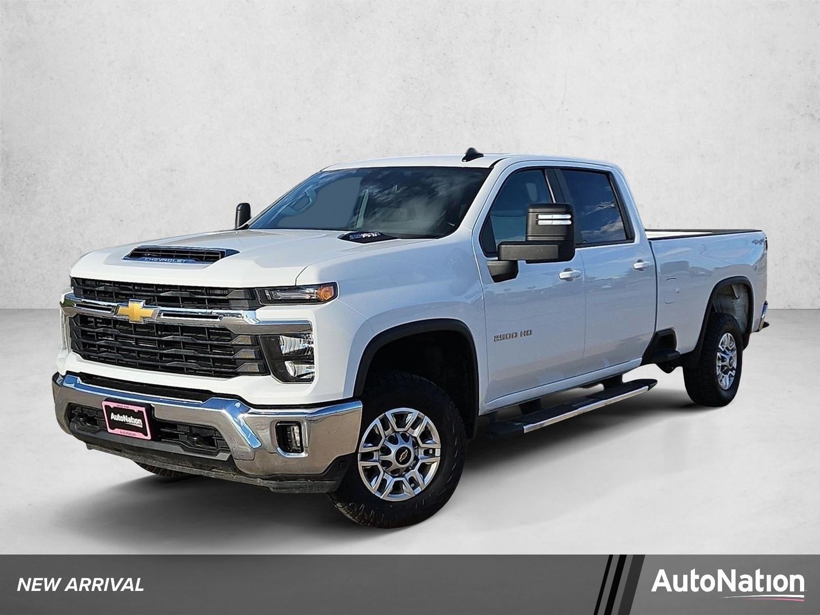 2025 Chevrolet Silverado HD's photo
