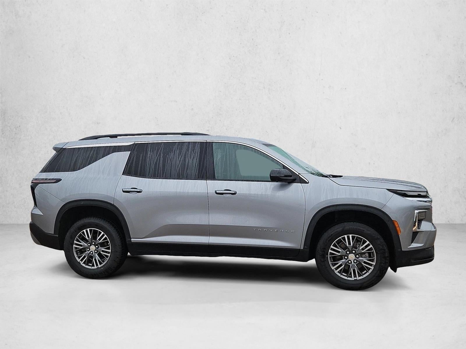 2024 Chevrolet Traverse 1LT - Photo 4