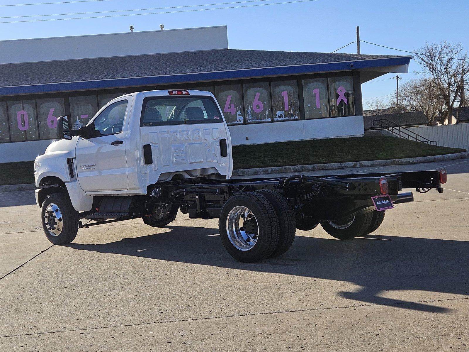 2024 Chevrolet Silverado 6500 HD Work Truck