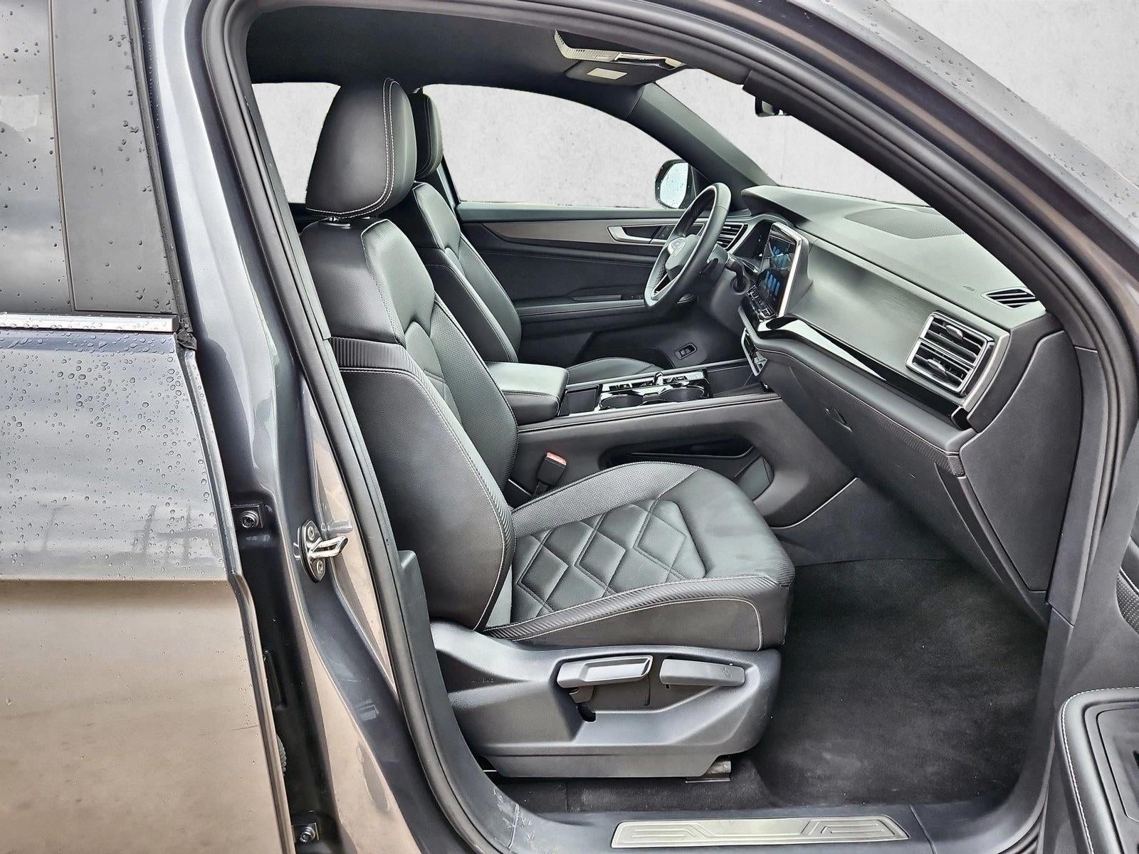 2025 Volkswagen Atlas Cross Sport 2.0T SE w/Technology