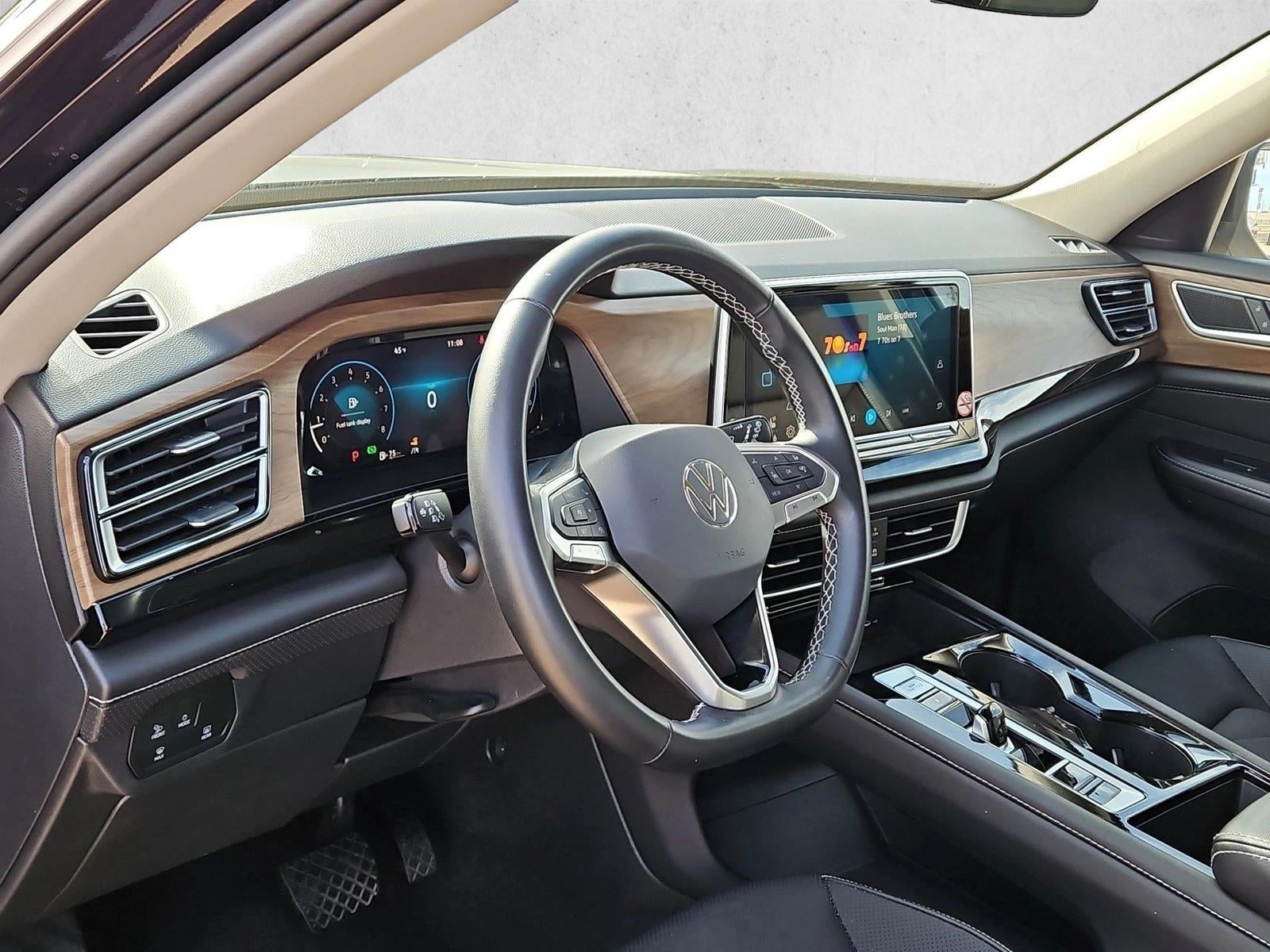 2025 Volkswagen Atlas 2.0T SE w/Technology