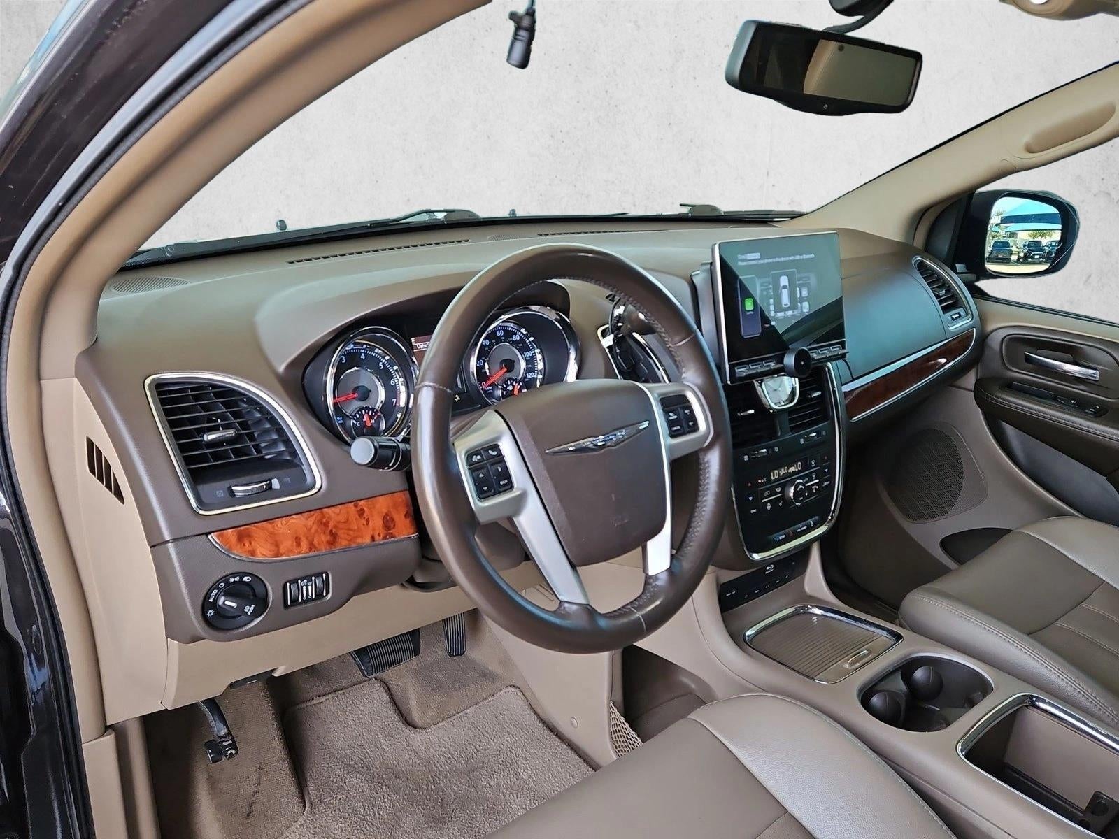 2015 Chrysler Town & Country Touring-L
