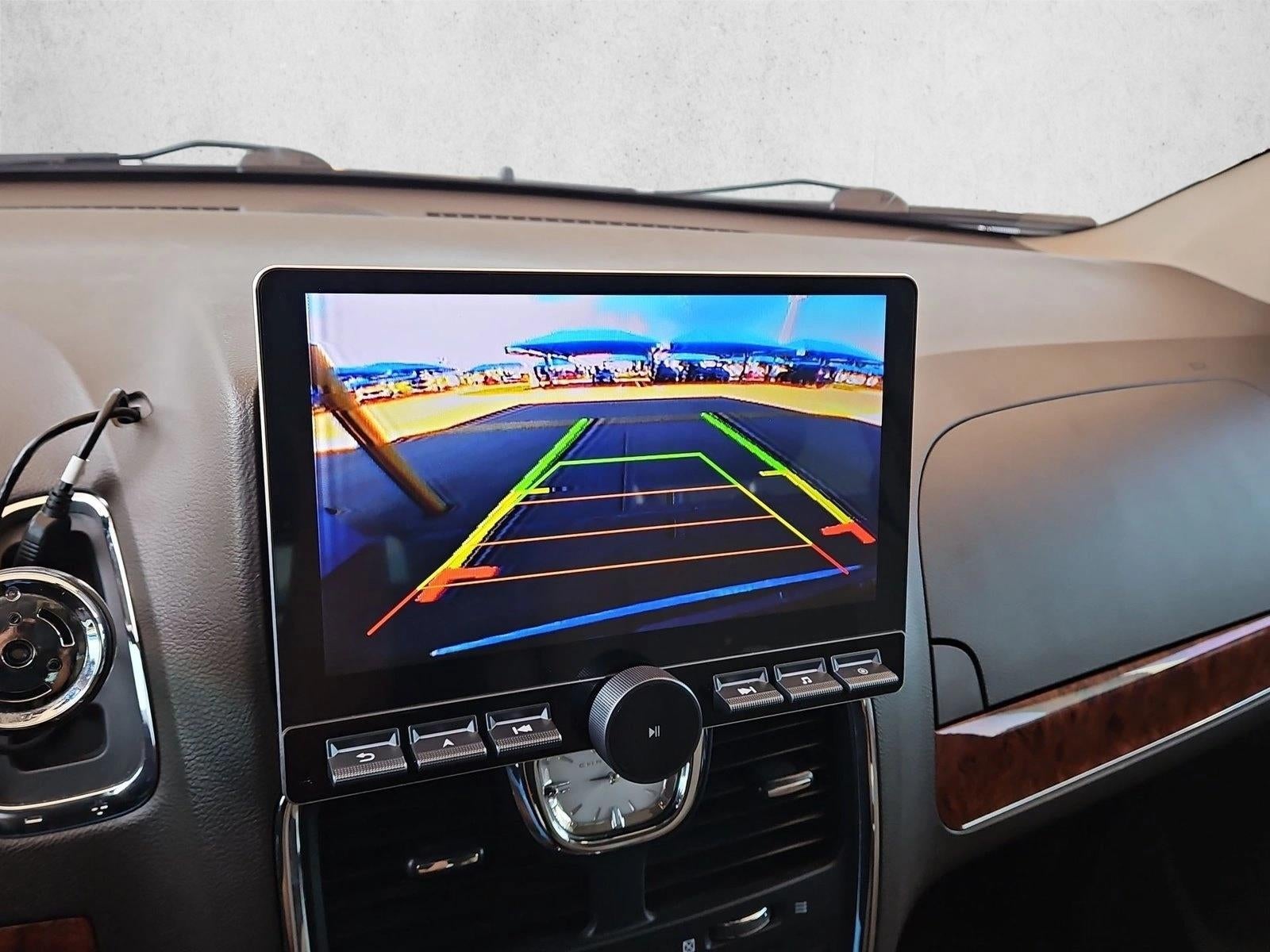 2015 Chrysler Town & Country Touring-L