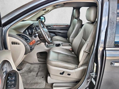 2015 Chrysler Town & Country Touring-L