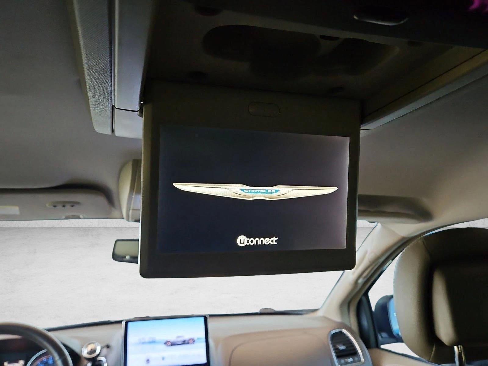 2015 Chrysler Town & Country Touring-L