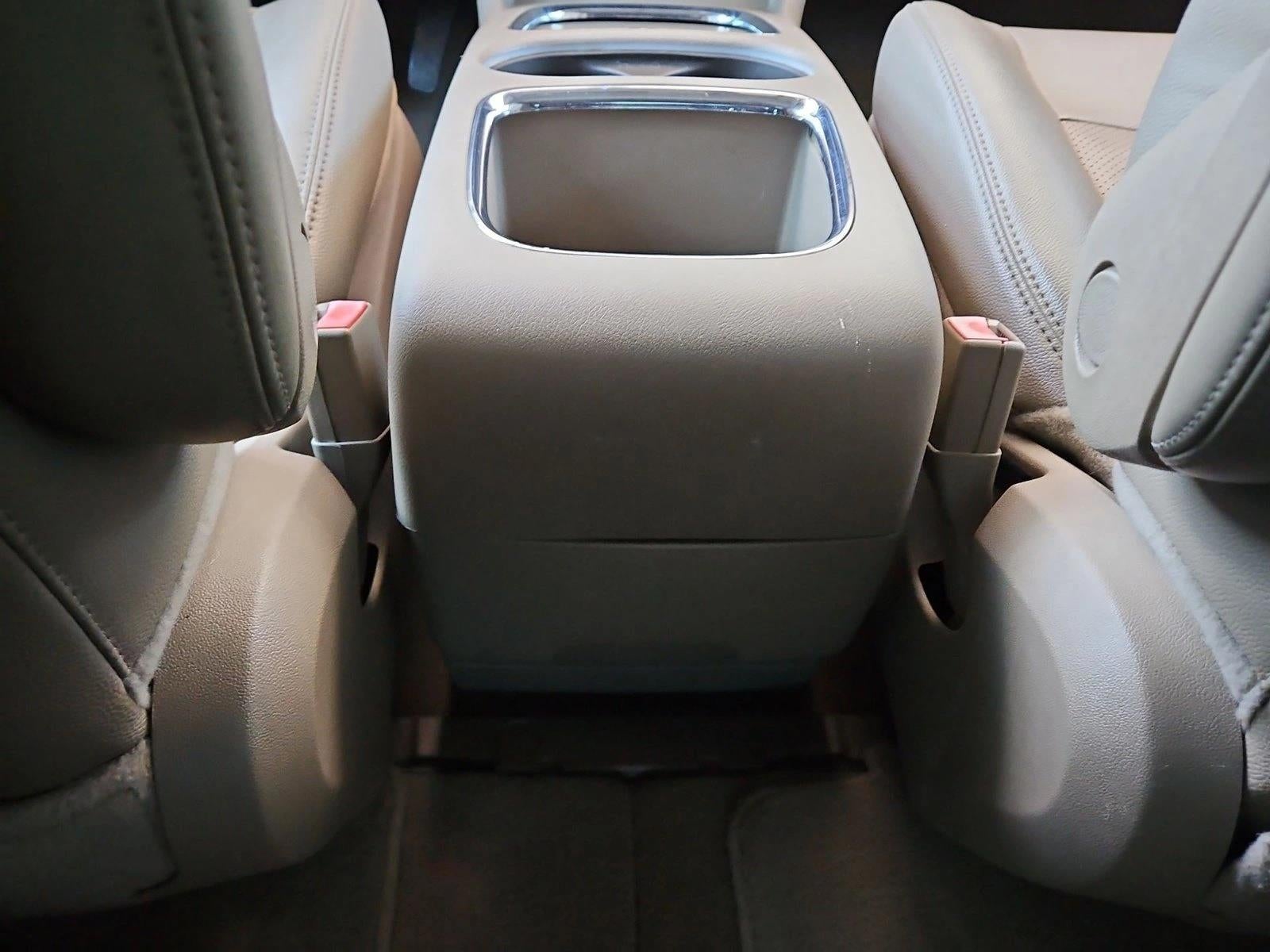 2015 Chrysler Town & Country Touring-L