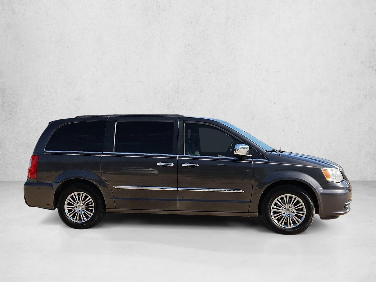 2015 Chrysler Town & Country Touring-L