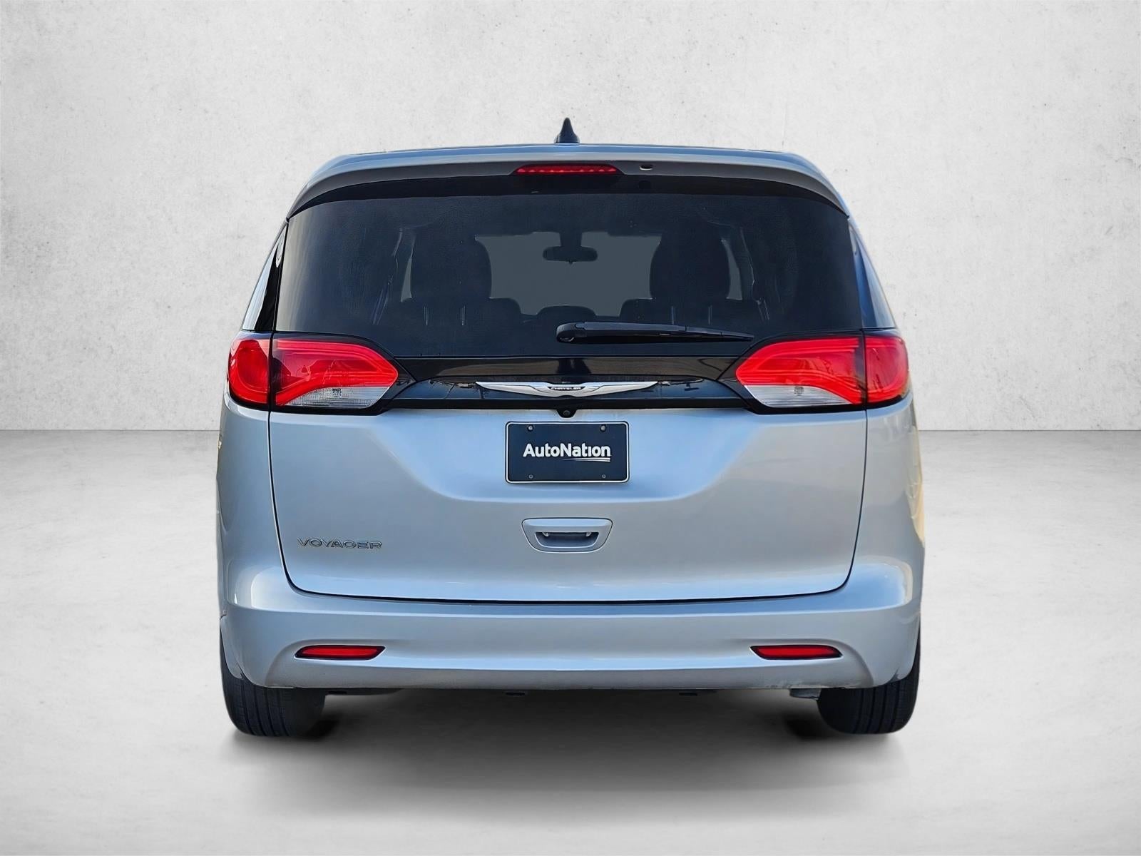 2022 Chrysler Voyager LX