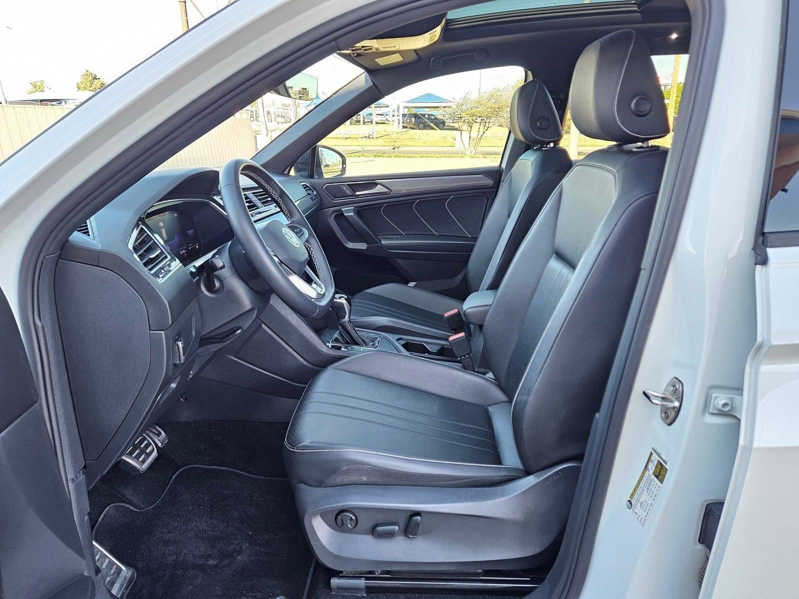 2023 Volkswagen Tiguan SE R-Line Black