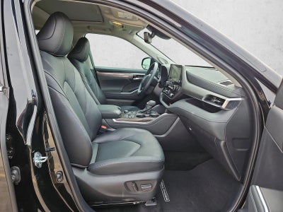 2025 Toyota Highlander LE