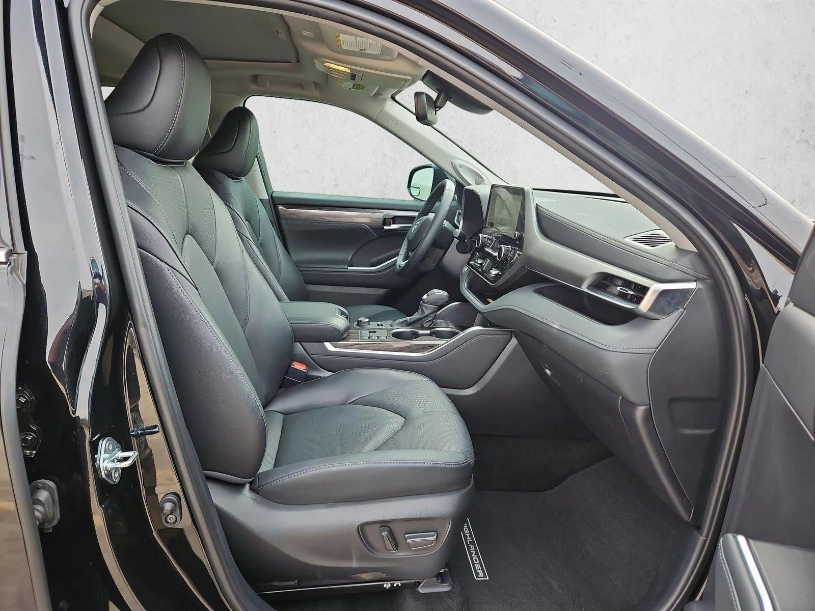 2025 Toyota Highlander LE