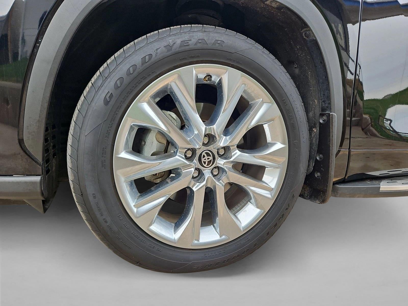 2025 Toyota Highlander LE