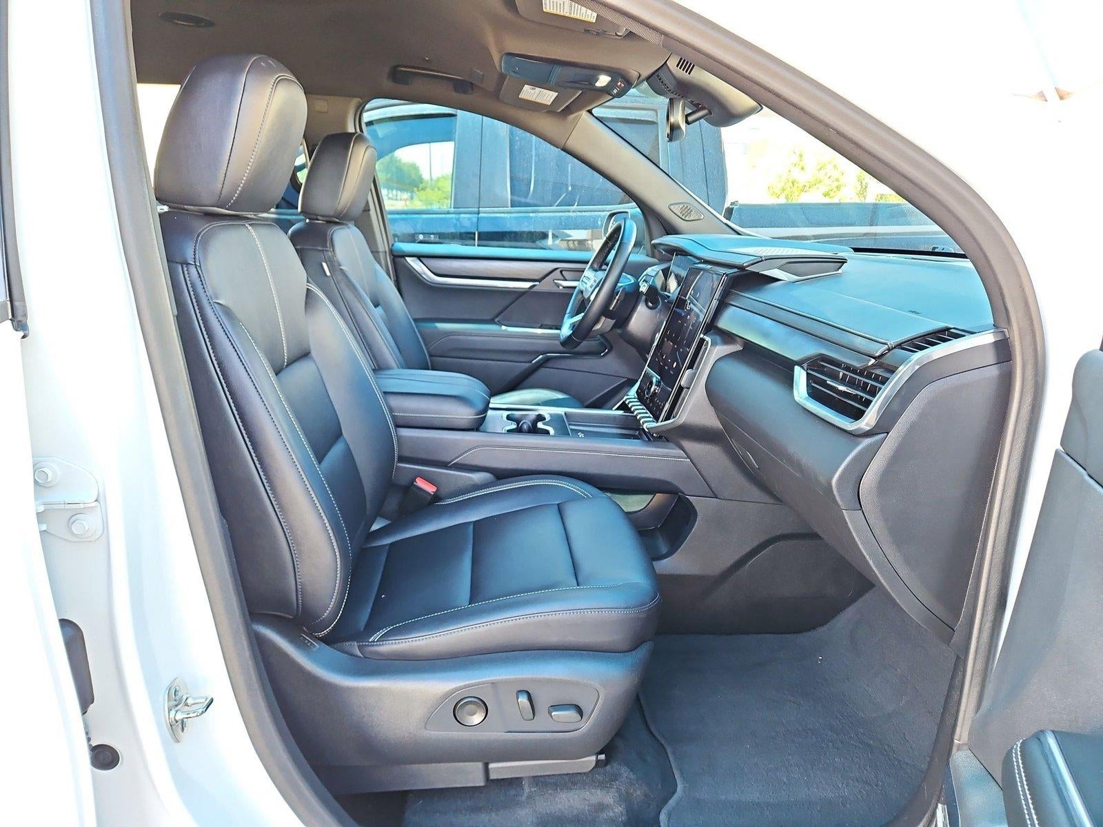 2024 GMC Acadia Elevation