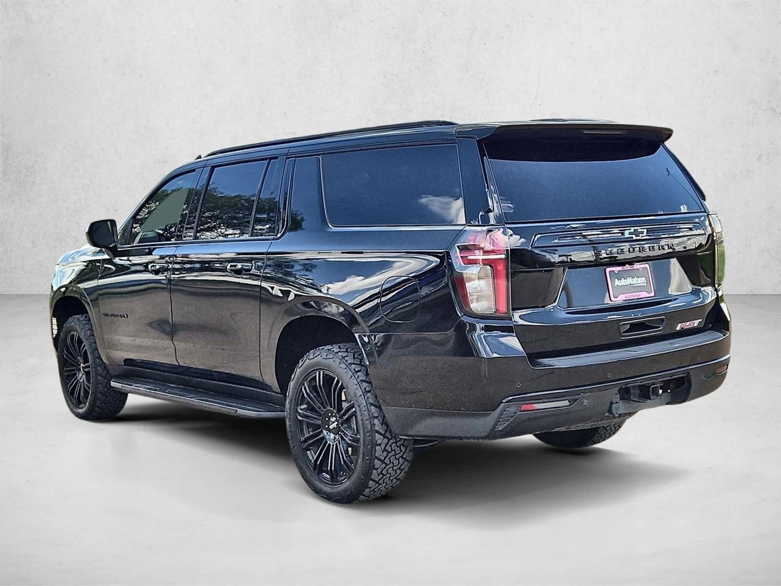 2023 Chevrolet Suburban RST