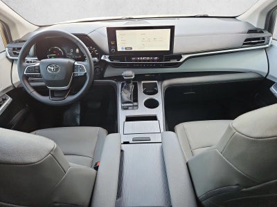 2025 Toyota Sienna XLE