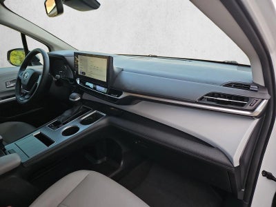 2025 Toyota Sienna XLE